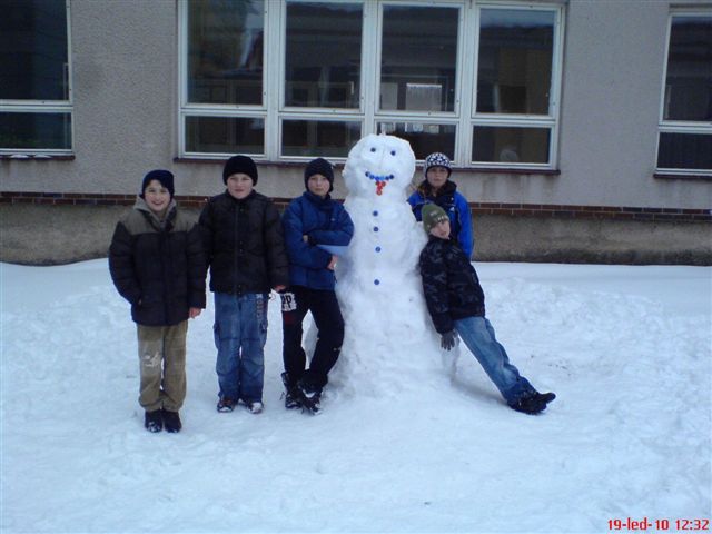 Stavěli jsme sněhuláky (29).JPG