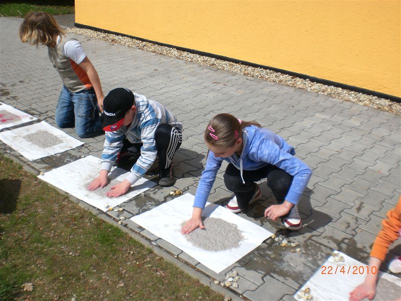 Výroba papíru den Země (18).JPG